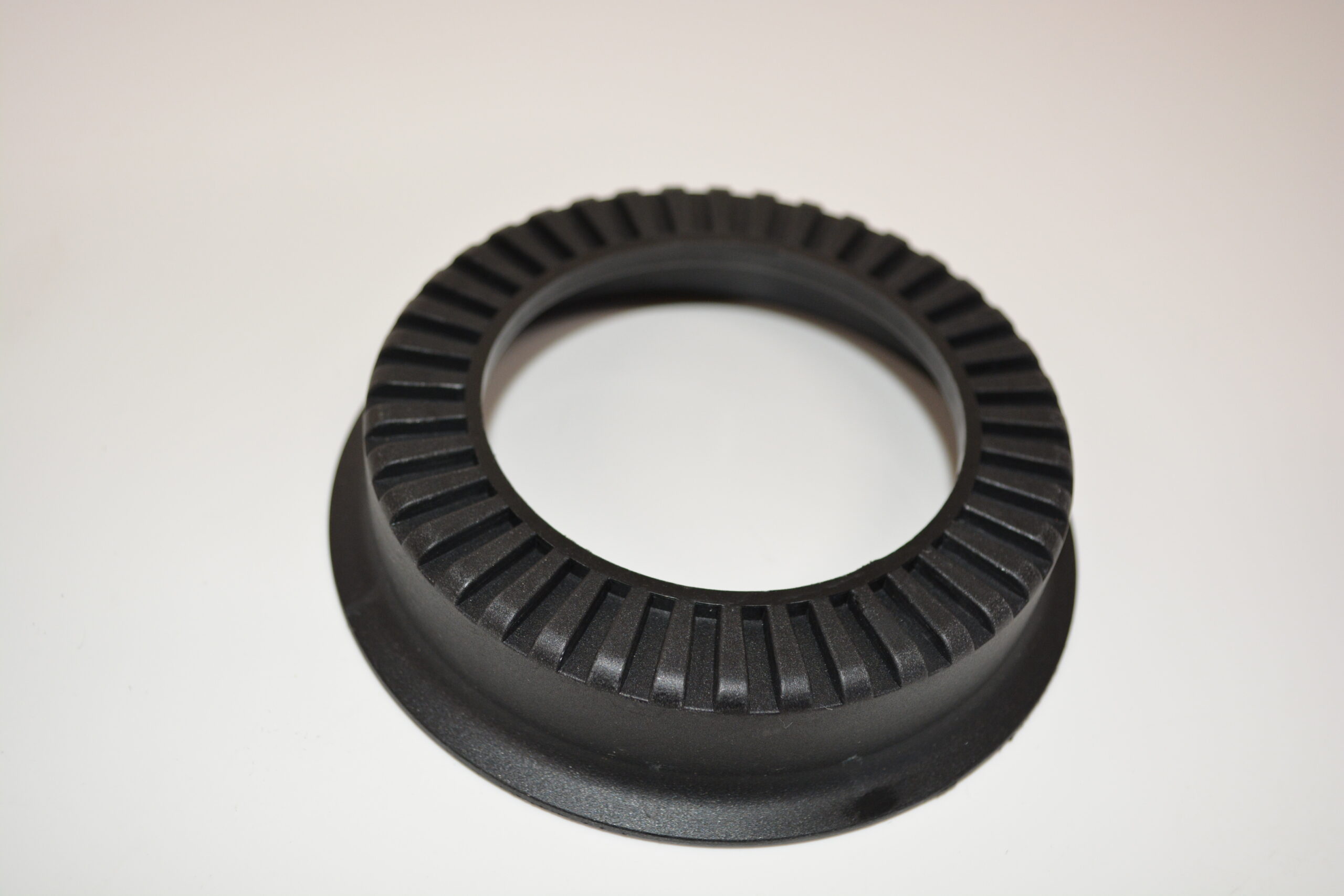 FM/FH CAB SPRING UPPER WASHER