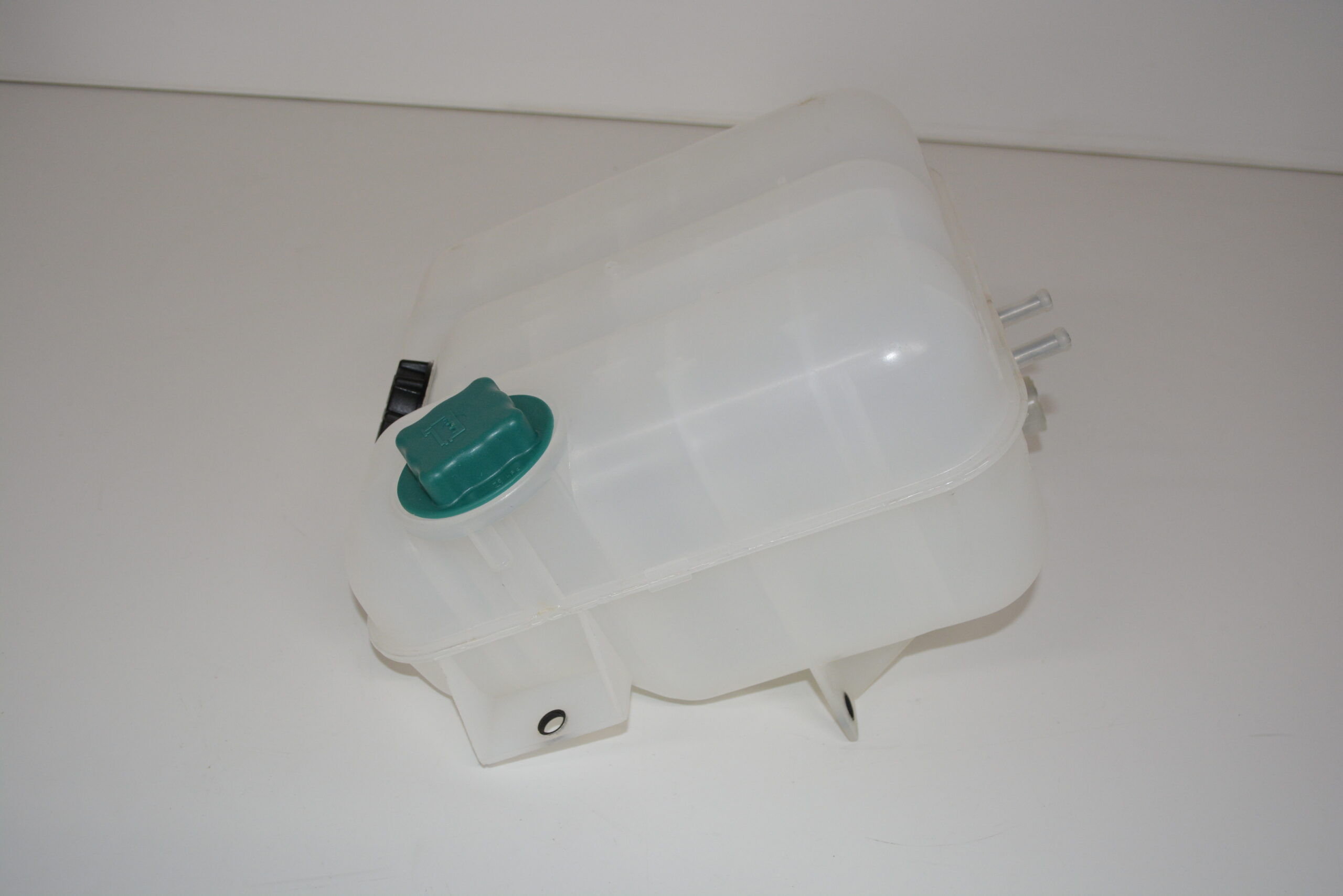 FH12/13/16 HEADER TANK