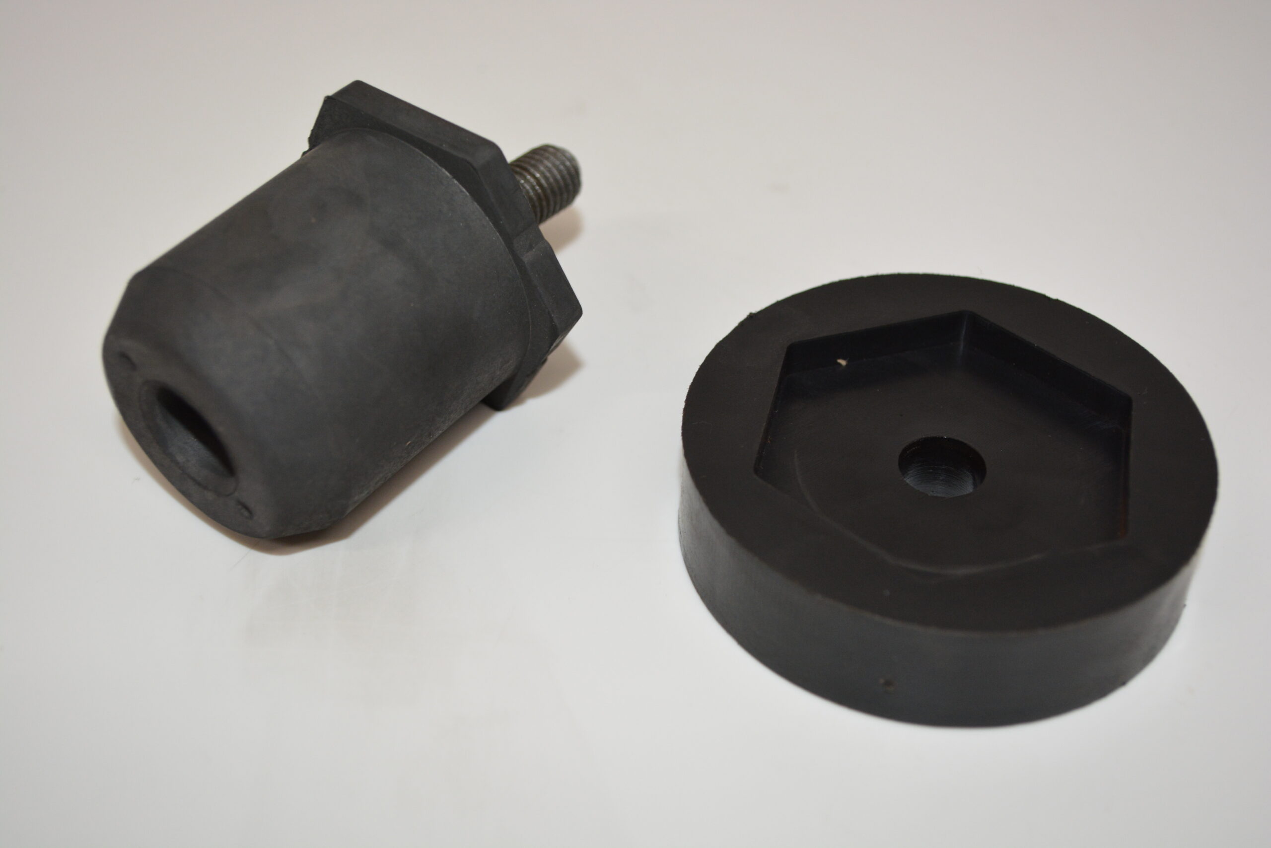 FM/FH FRONT LOWER CAB BUMP STOP