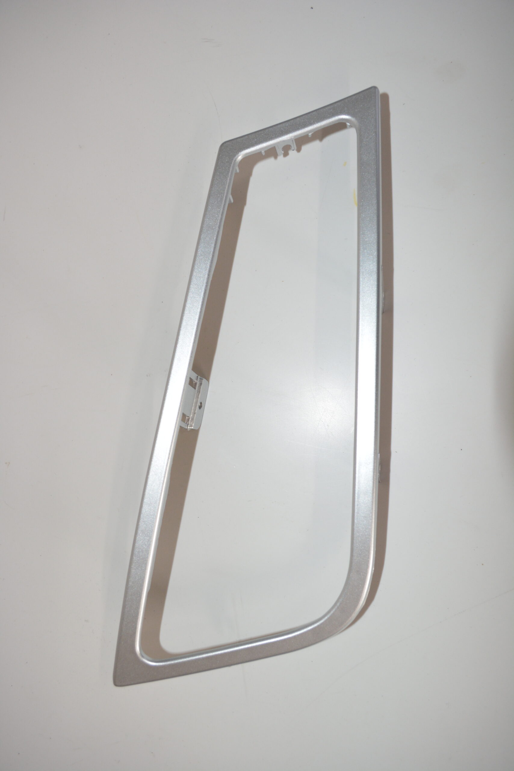 FM/FH RHS FOG LAMP SURROUND