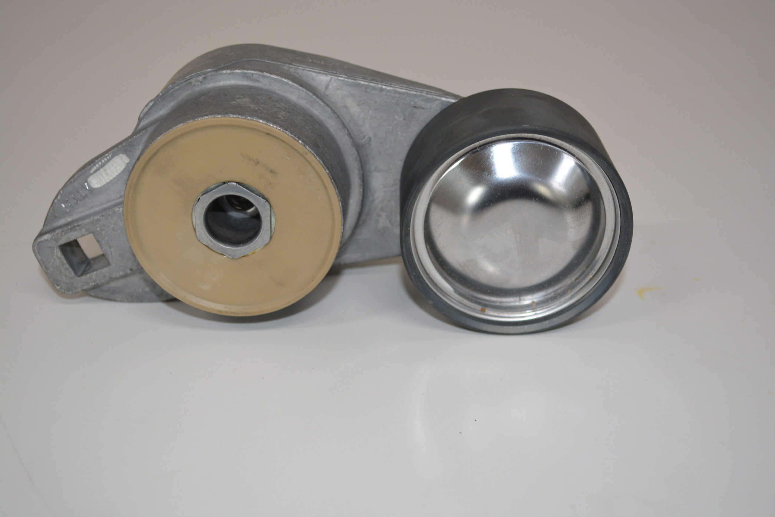 FM/FH/FM4/FH4 13L DRIVE BELT TENSIONER