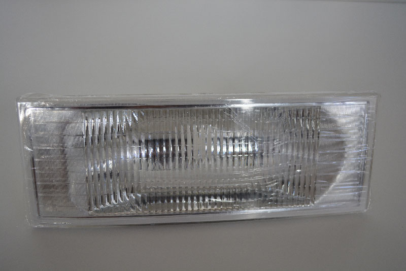 FM7/FM10/FM12/FH12/FH16 FRONT LAMP
