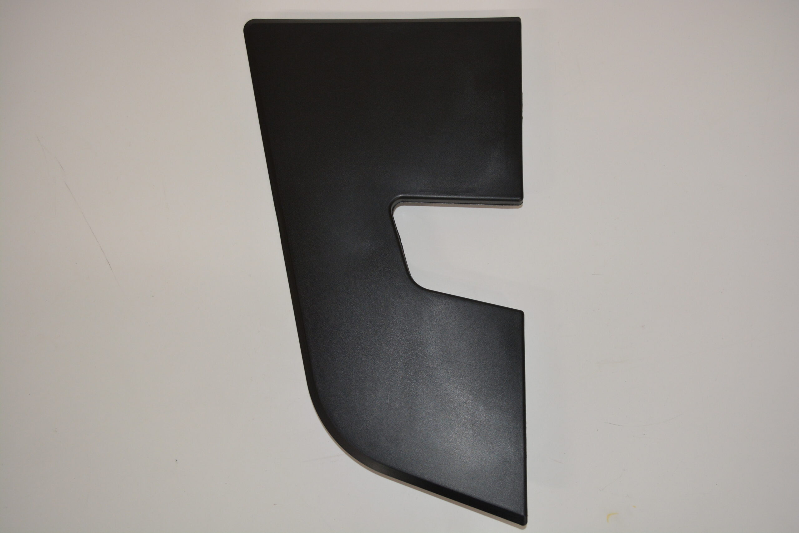 FH/13L/16L LOWER GRILLE COVER RHS