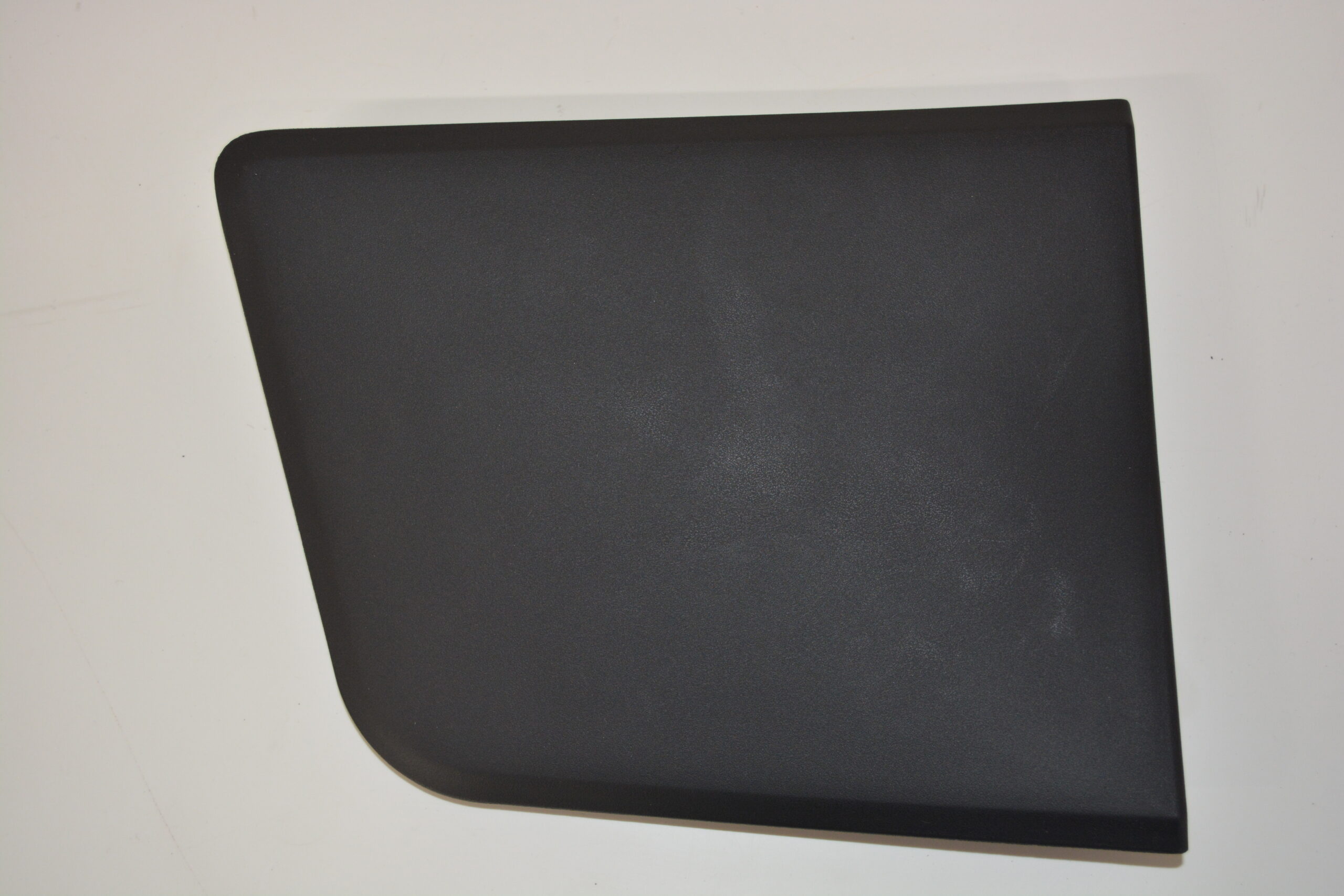 FM/FH/V3 GRILLE COVER RHS UPPER