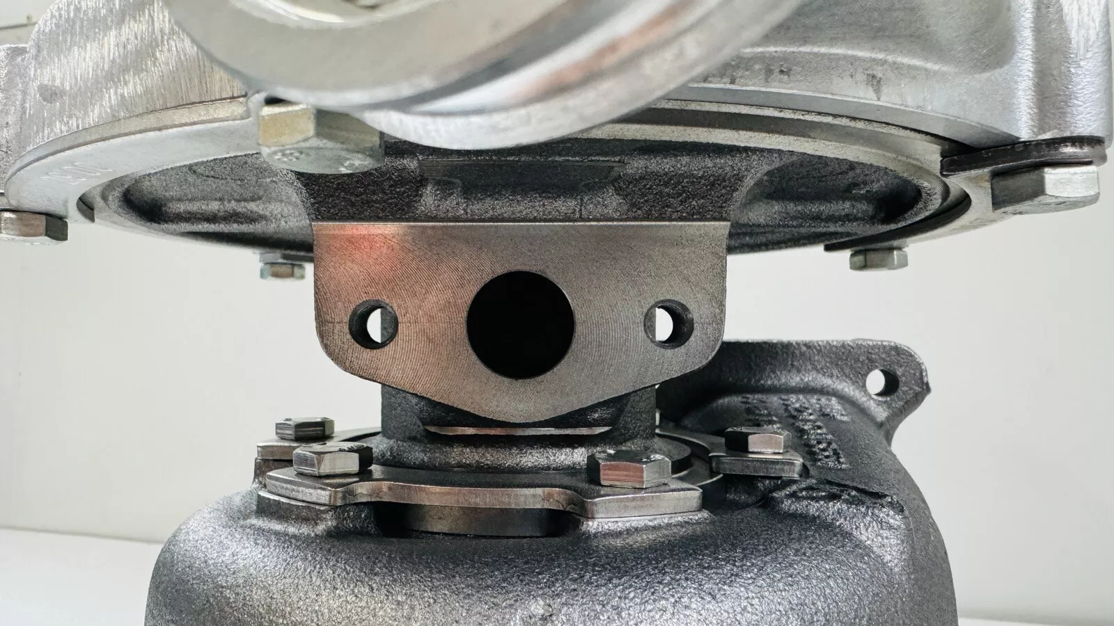 Turbocharger for Volvo FM9 – BorgWarner Part #20738765 / 53299986913