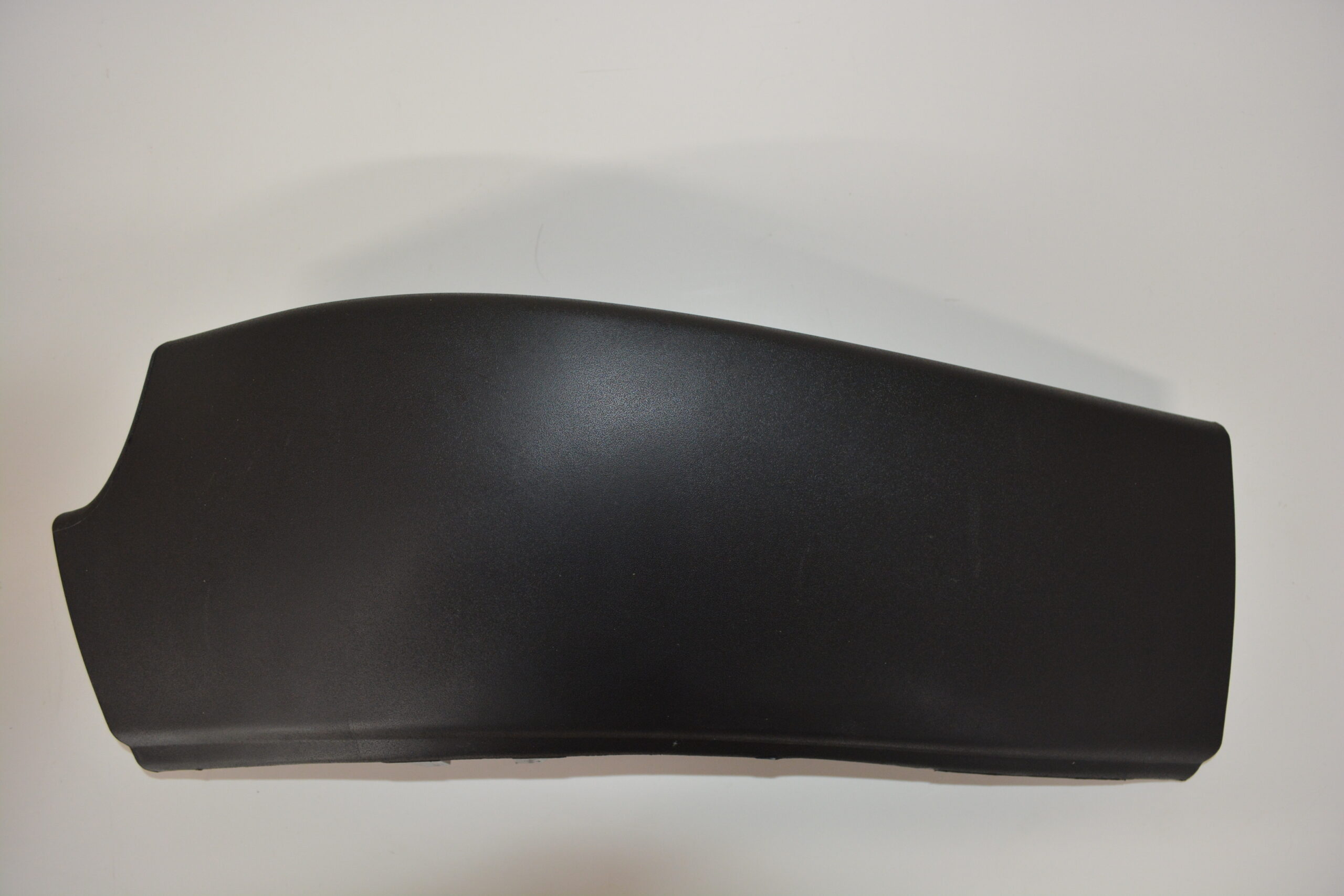 FM9/FM12/FH12/FH16 V2 RHS BUMPER BAR PLASTIC